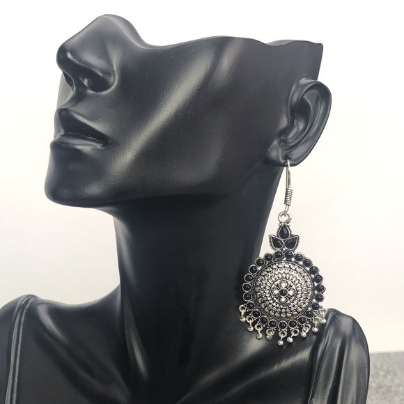 Jewelry - Moghul inspired glass beaded dangler Earrings